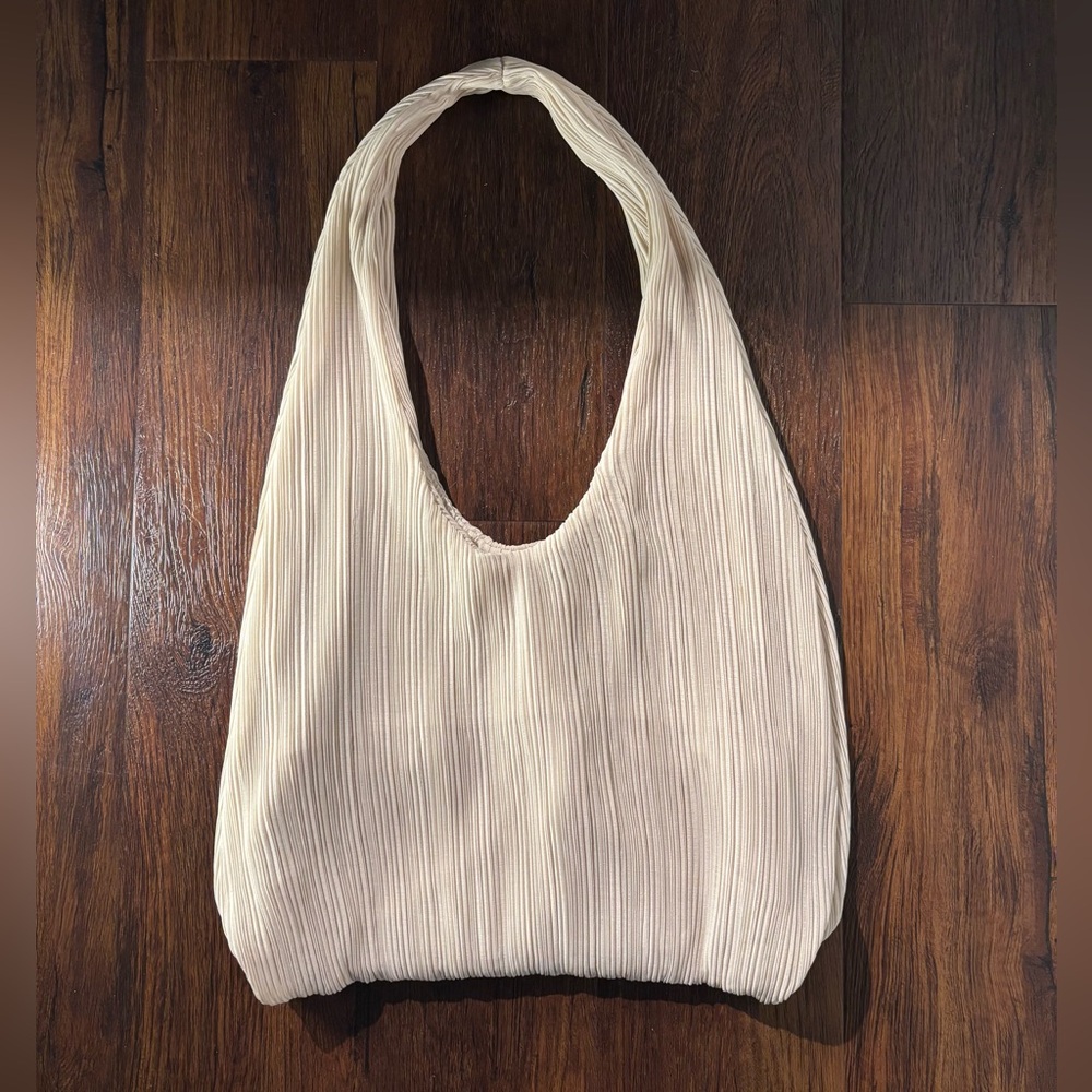 Cream Pleated Zara Bucket Bag - Picture 2 of 7
